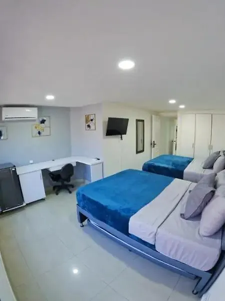 Glam House Hotel 메딜린 0*,  콜롬비아